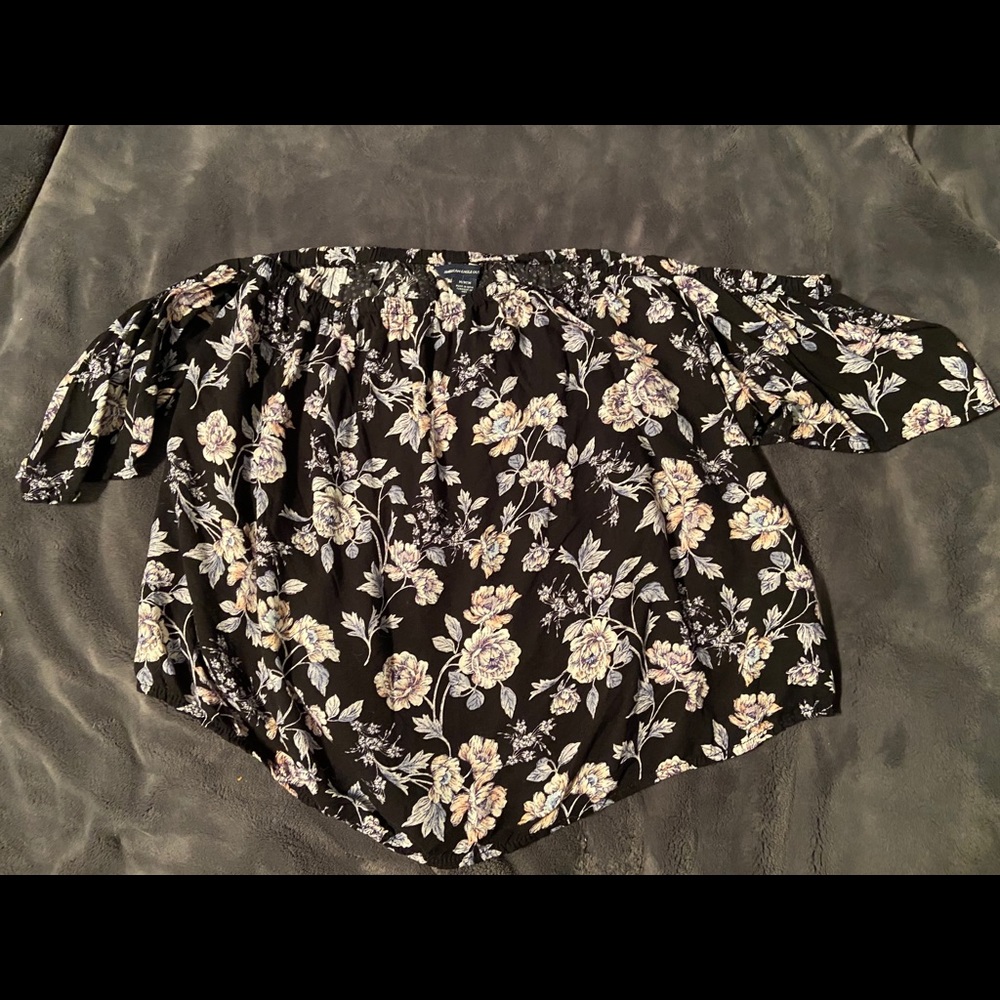 Floral off the shoulder American Eagle shirt
